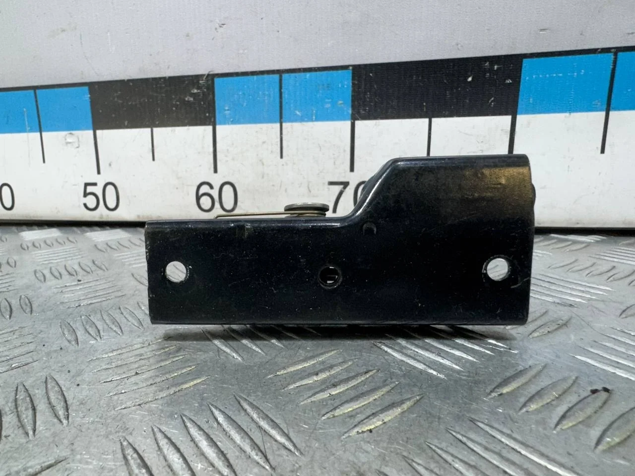 [Б/У] Замок капота Mercedes Benz W211 - без ручки A2118870027 [ХОРОШЕЕ] [Код: 00509802 ]