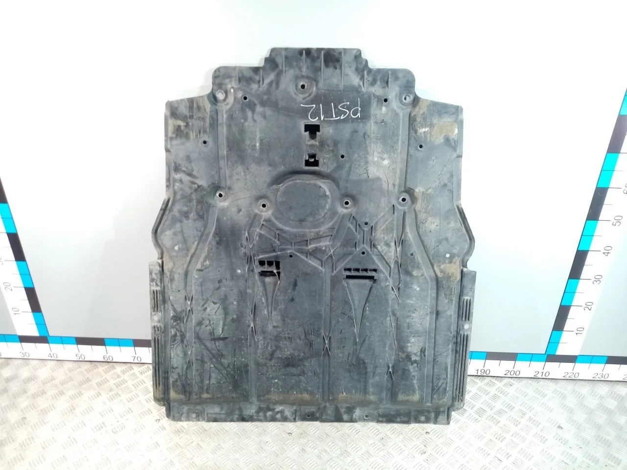 [Б/У] Защита антигравийная [Код: 00615450 ]