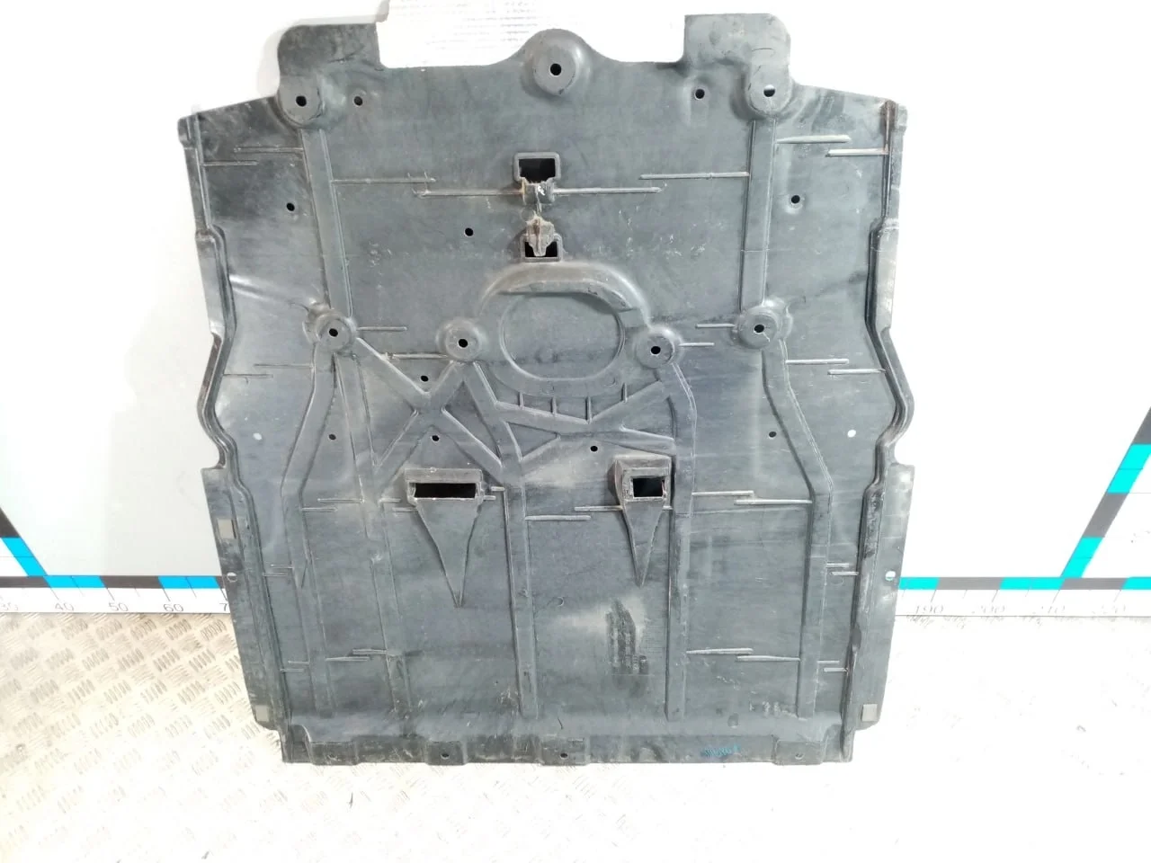 [Б/У] Защита антигравийная [Код: 00624744 ]