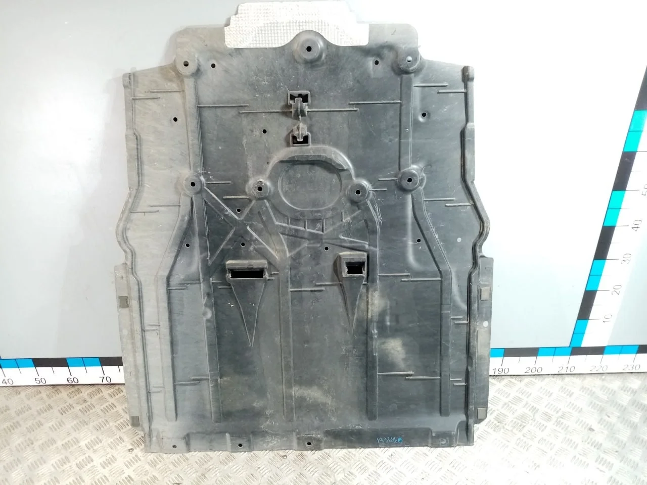 [Б/У] Защита антигравийная [Код: 00624745 ]