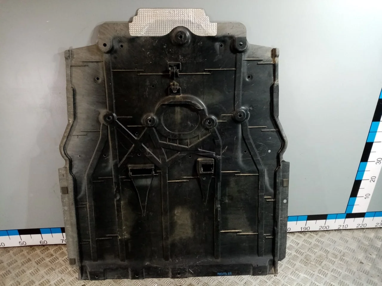 [Б/У] Защита антигравийная [Код: 00624748 ]