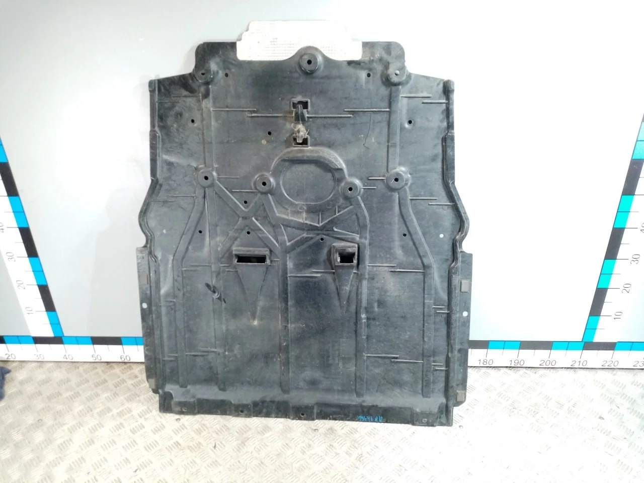 [Б/У] Защита антигравийная [Код: 00624749 ]