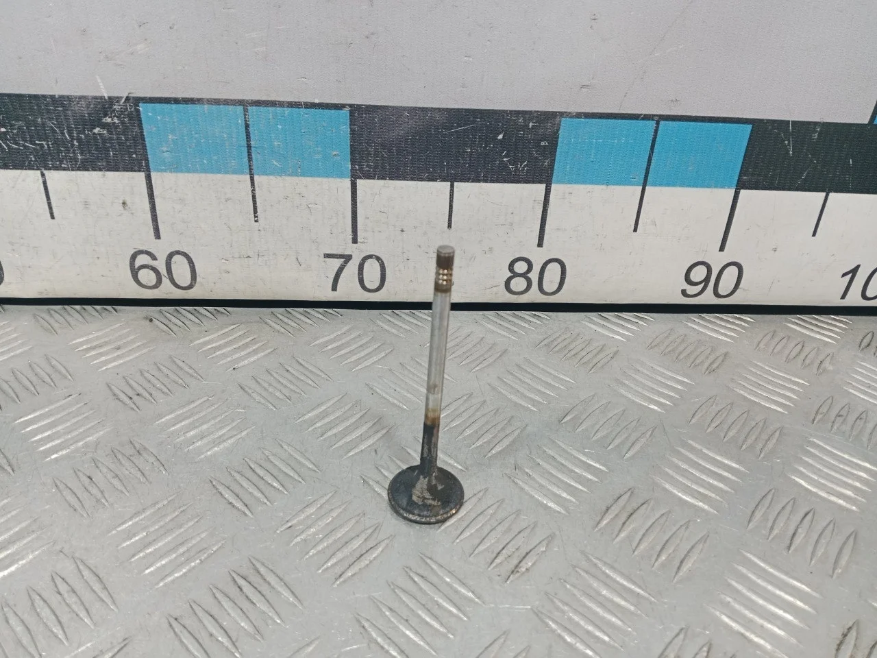 [Б/У] Клапан выпускной 6х29.9х107.3 MB om.272,om.273 [Код: 00590158 ]