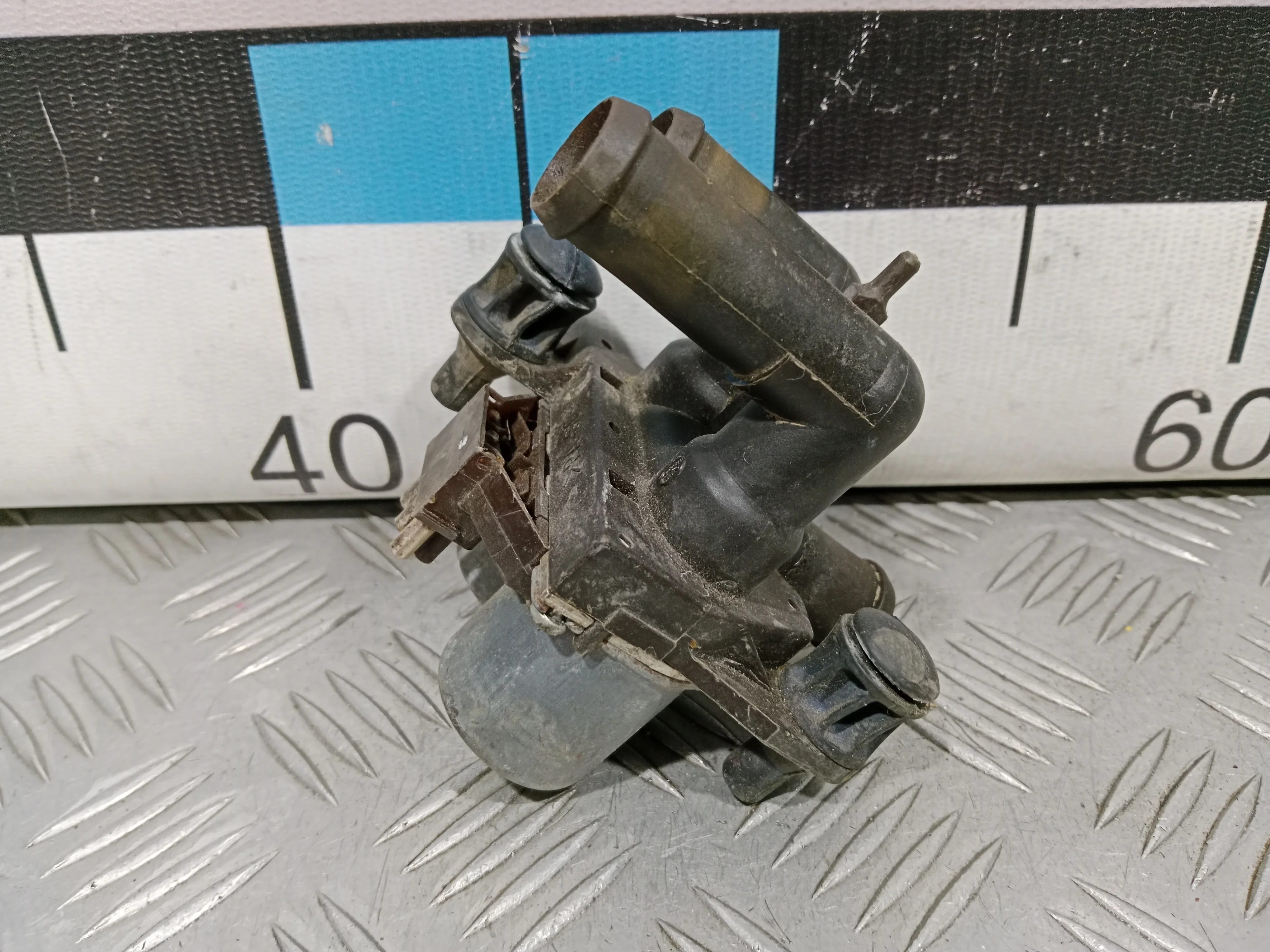 [Б/У] Клапан отопителя Mercedes Benz [Код: 00389298 ]