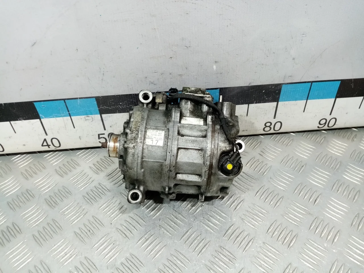 [Б/У] Компрессор кондиционера - Без шкива [ХОРОШЕЕ] [Код: 00611439 ]