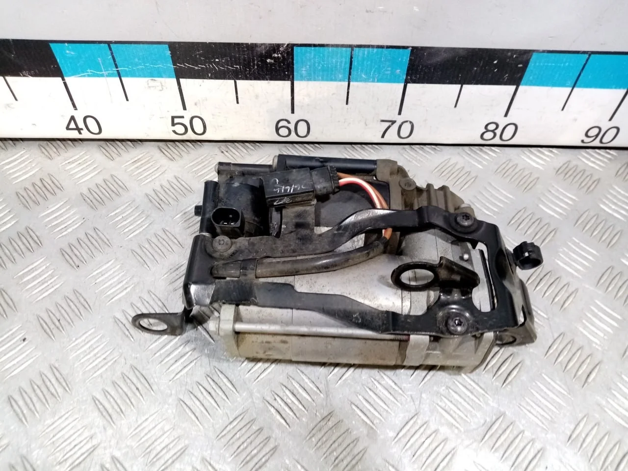 [Б/У] Компрессор пневмоподвески - (Состояние: Отличное пробег 28000 ) [Код: 00537596 ]