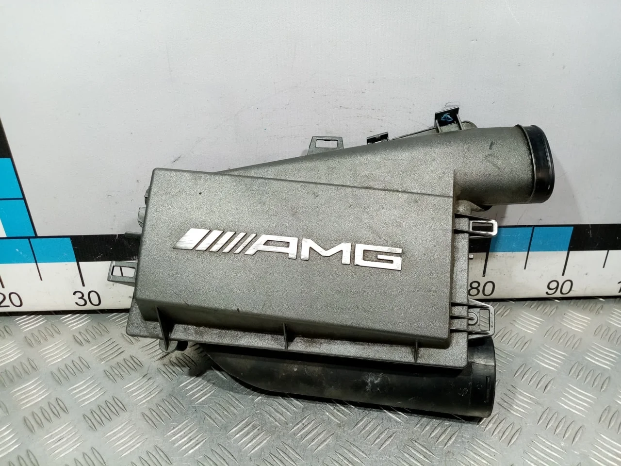 [Б/У] Корпус воздушного фильтра правый AMG [Код: 00611566 ]