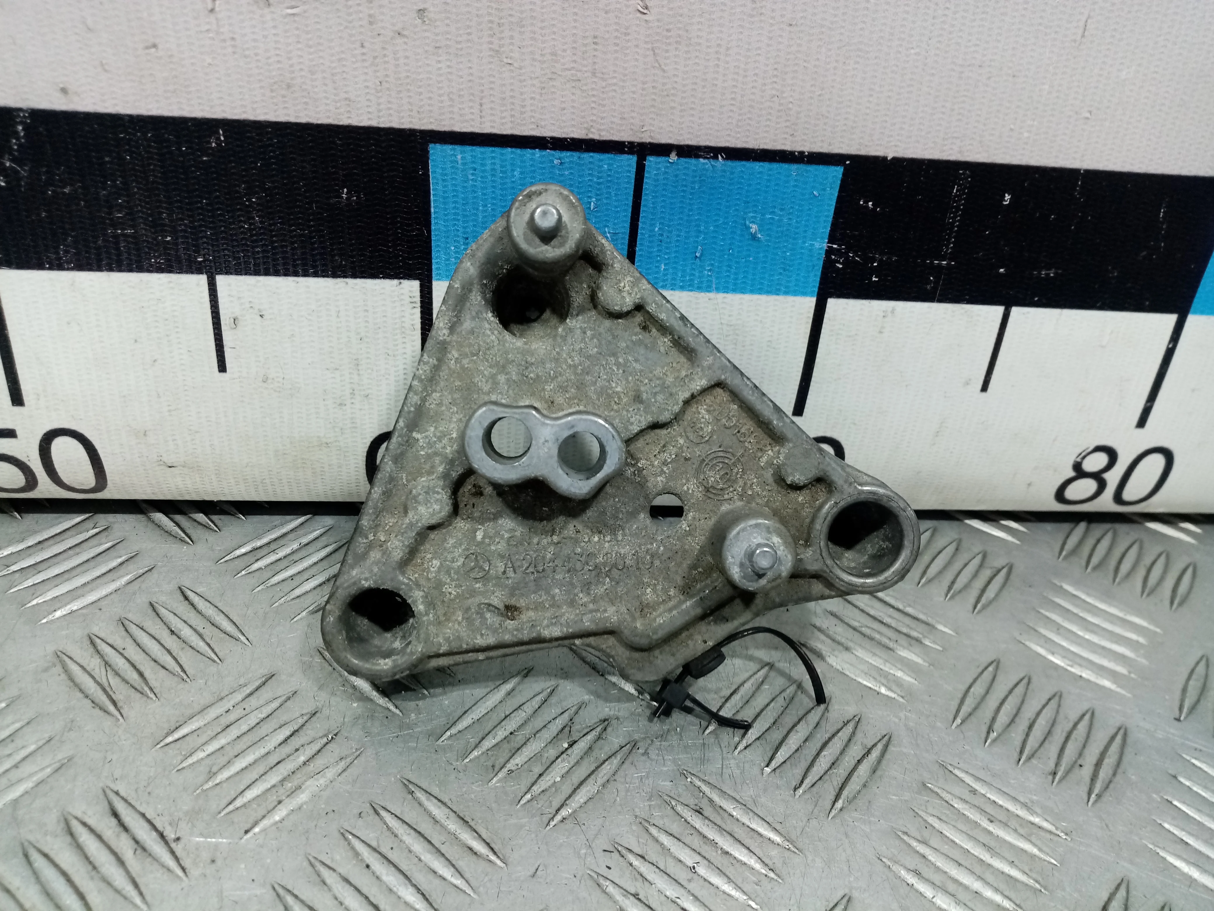 [Б/У] Кронштейн блока ABS (насос) Mercedes W204 X204 [Код: 00395319 ]