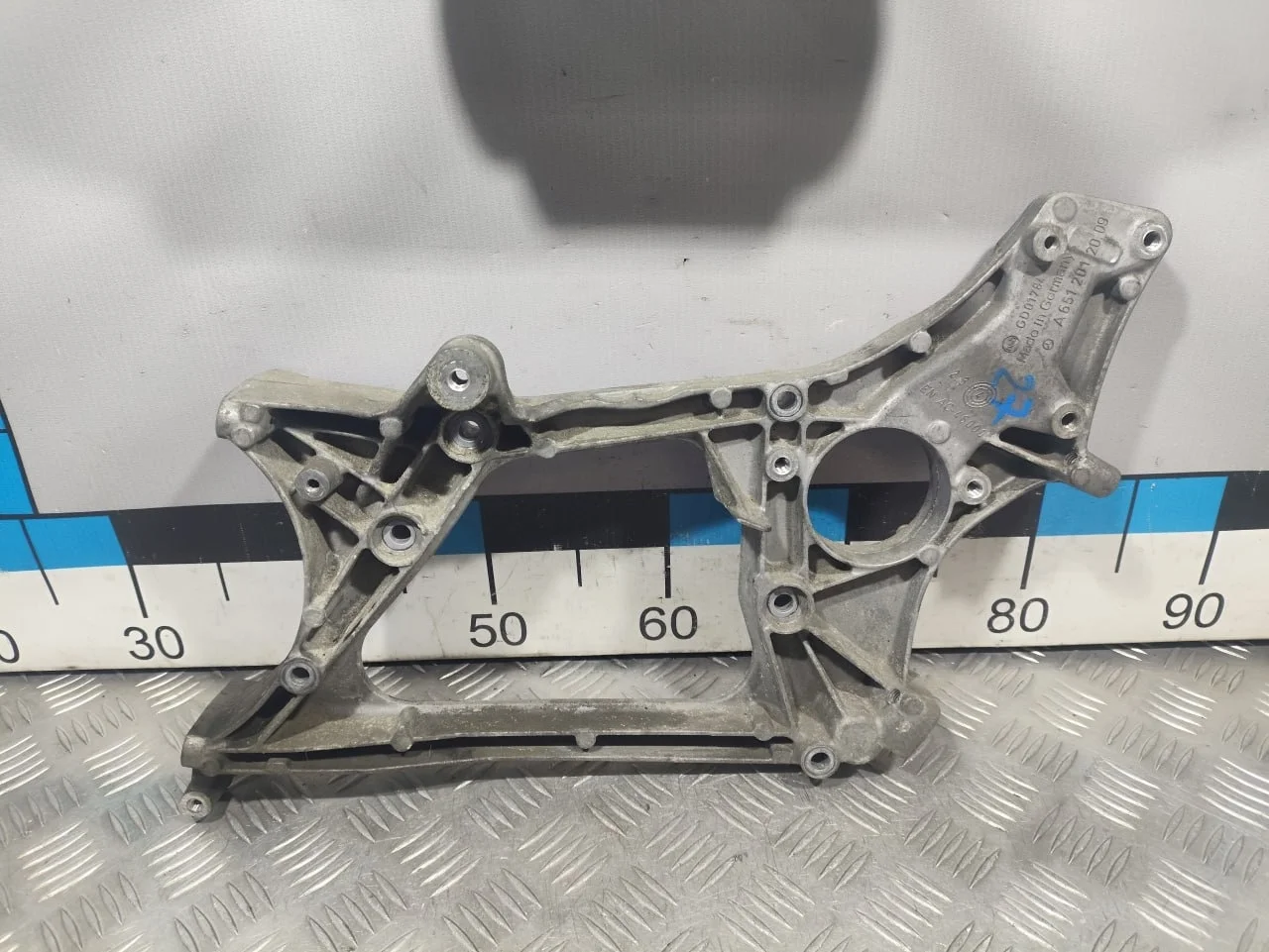 [Б/У] Кронштейн вспомогательных механизмов Mercedes [Код: 00579631 ]