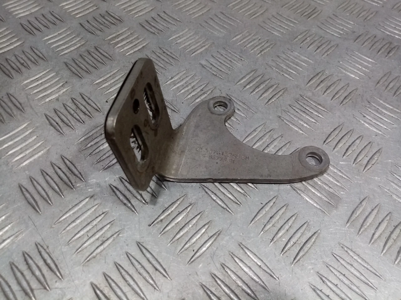 [Б/У] Кронштейн глушителя [Код: 00537340 ]