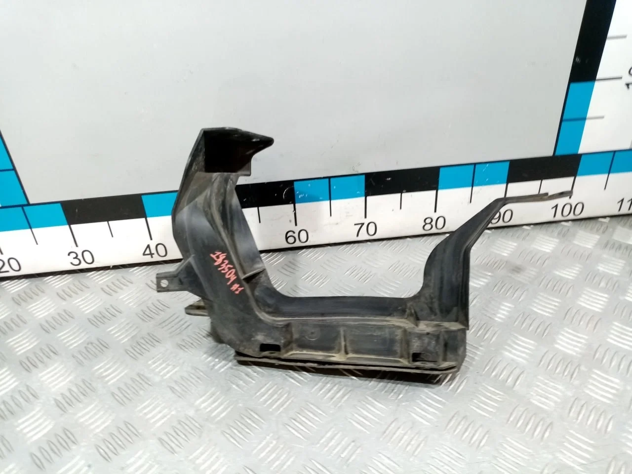 [Б/У] Кронштейн заднегор правого локера [Код: 00656306 ]