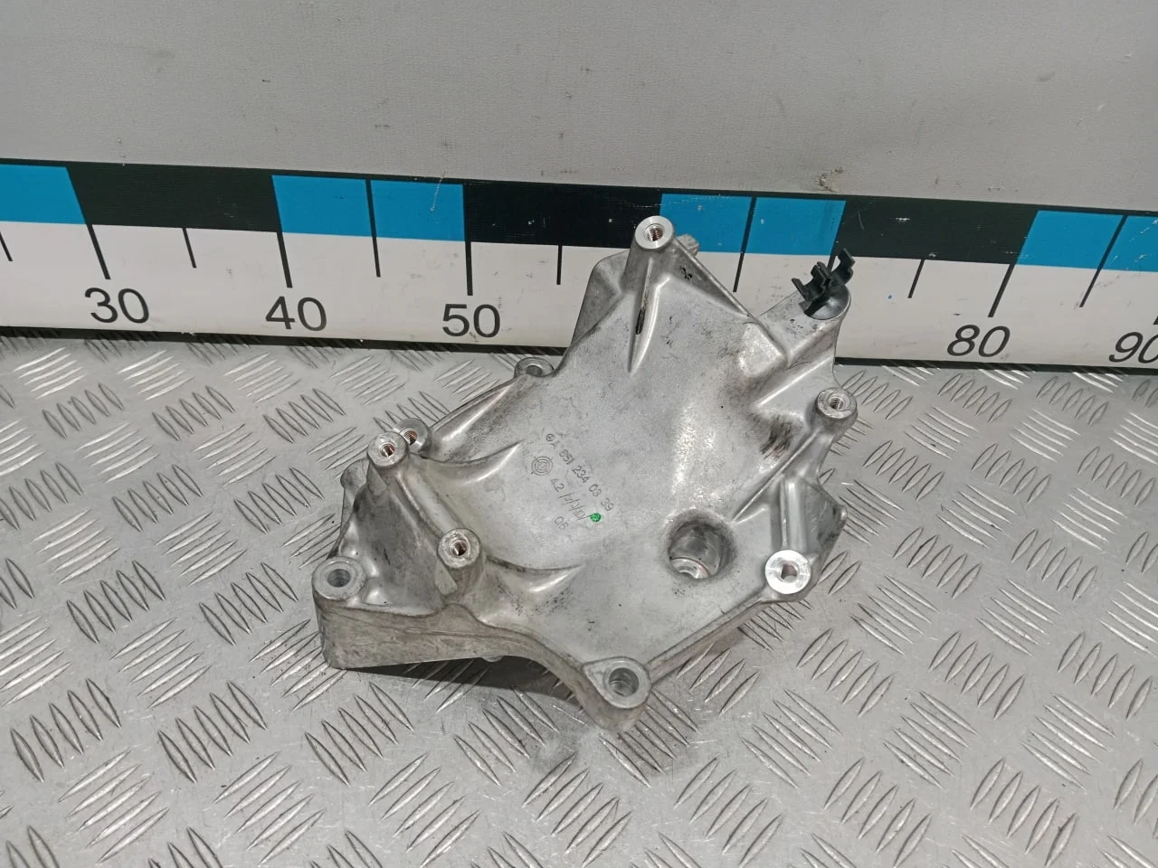 [Б/У] Кронштейн кондиционера Mercedes om 651 [Код: 00644767 ]