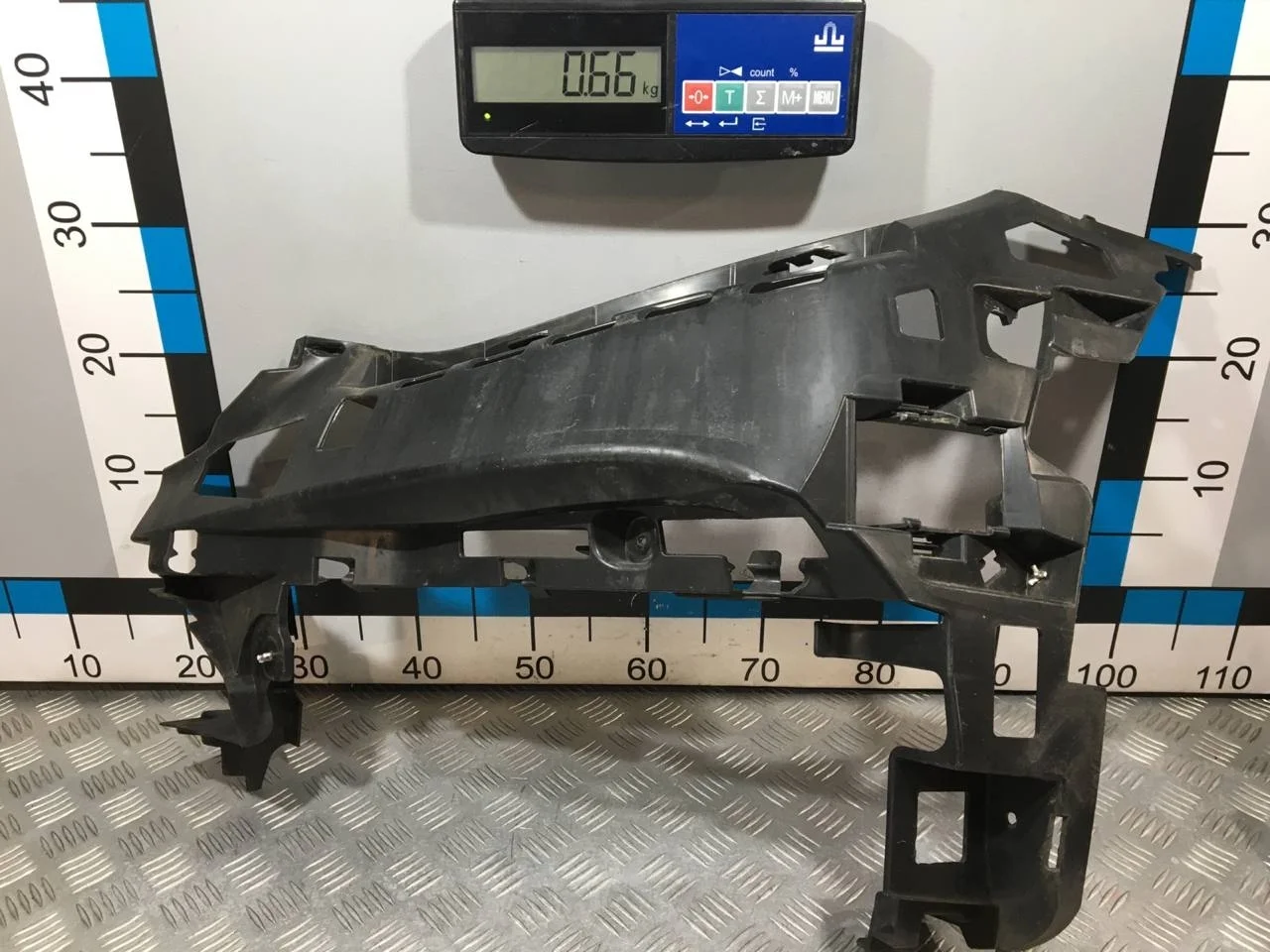 [Б/У] Кронштейн переднего бампера левый AMG [Код: 00657626 ]
