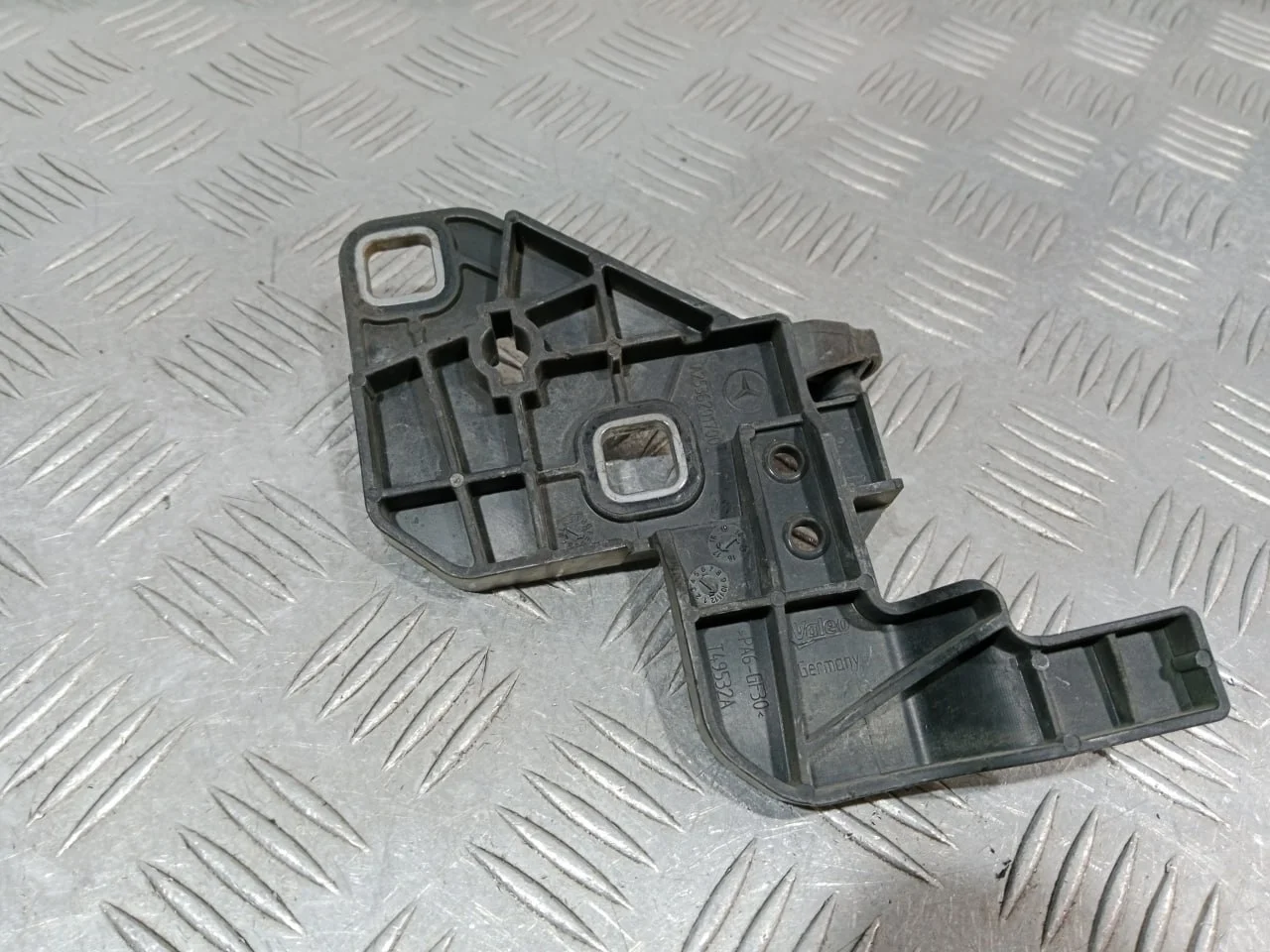 [Б/У] Кронштейн фары левой X253 [Код: 00651558 ]