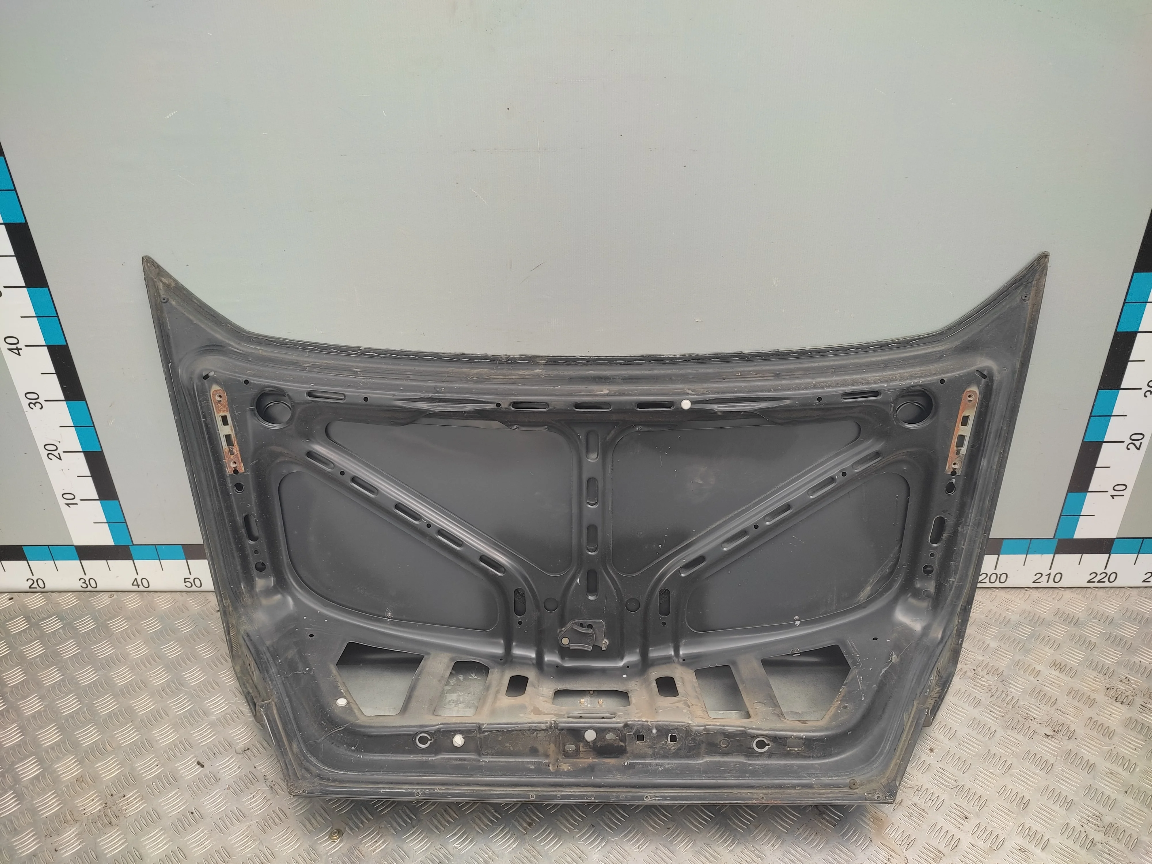 [Б/У] Крышка багажника MB W124 [Код: 00324776 ]