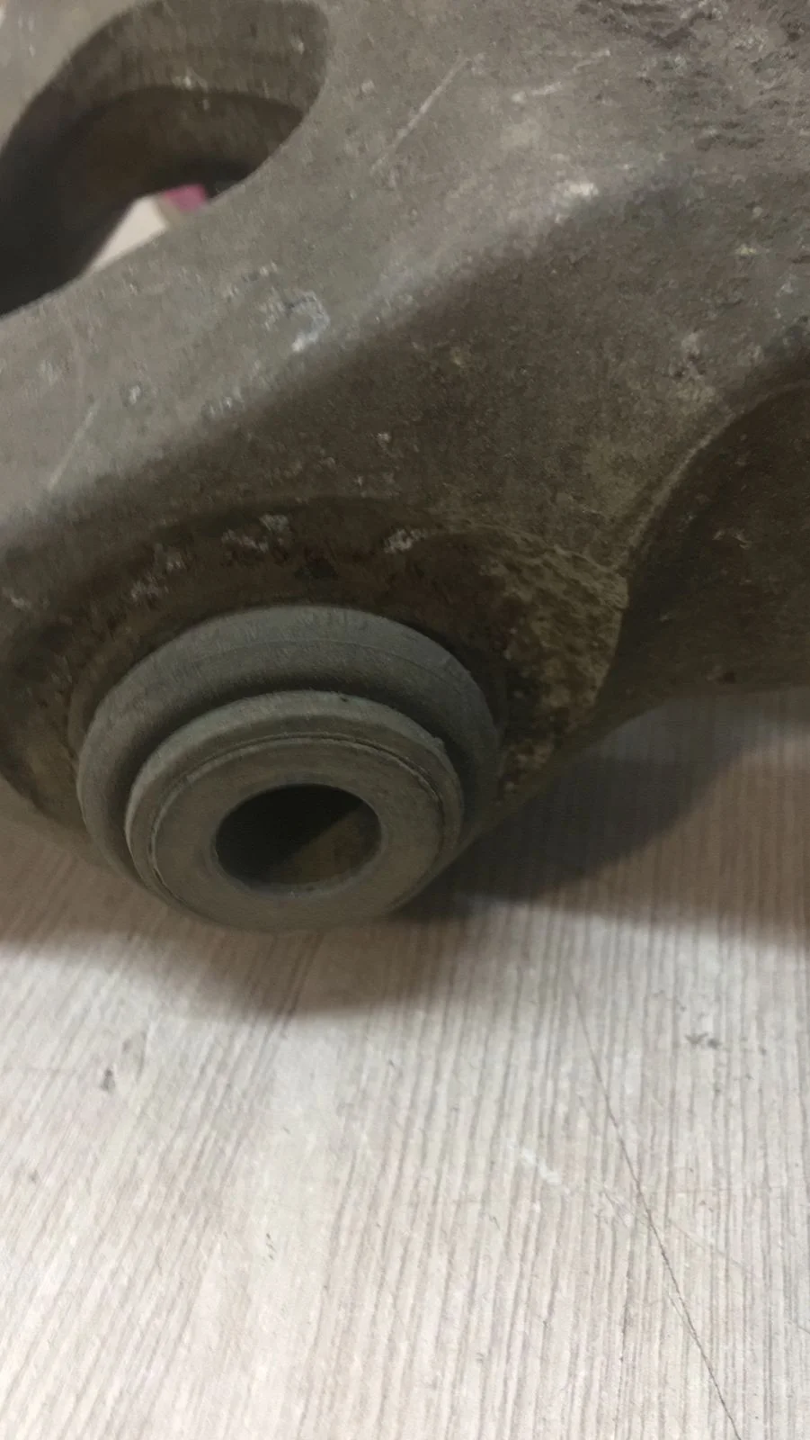 [Б/У] Кулак поворотный задний левый MB W212 X204 W218 [Код: 00347626 ]