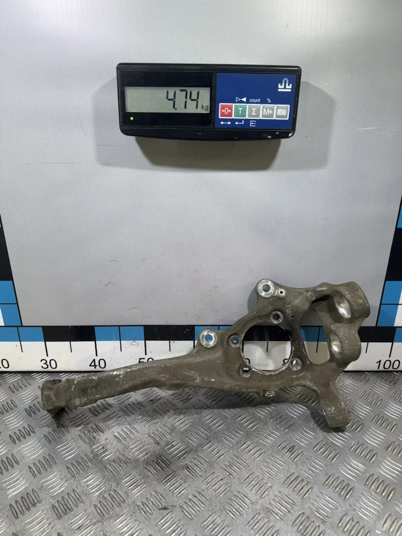 [Б/У] Кулак поворотный передний левый [Код: 00424058 ]