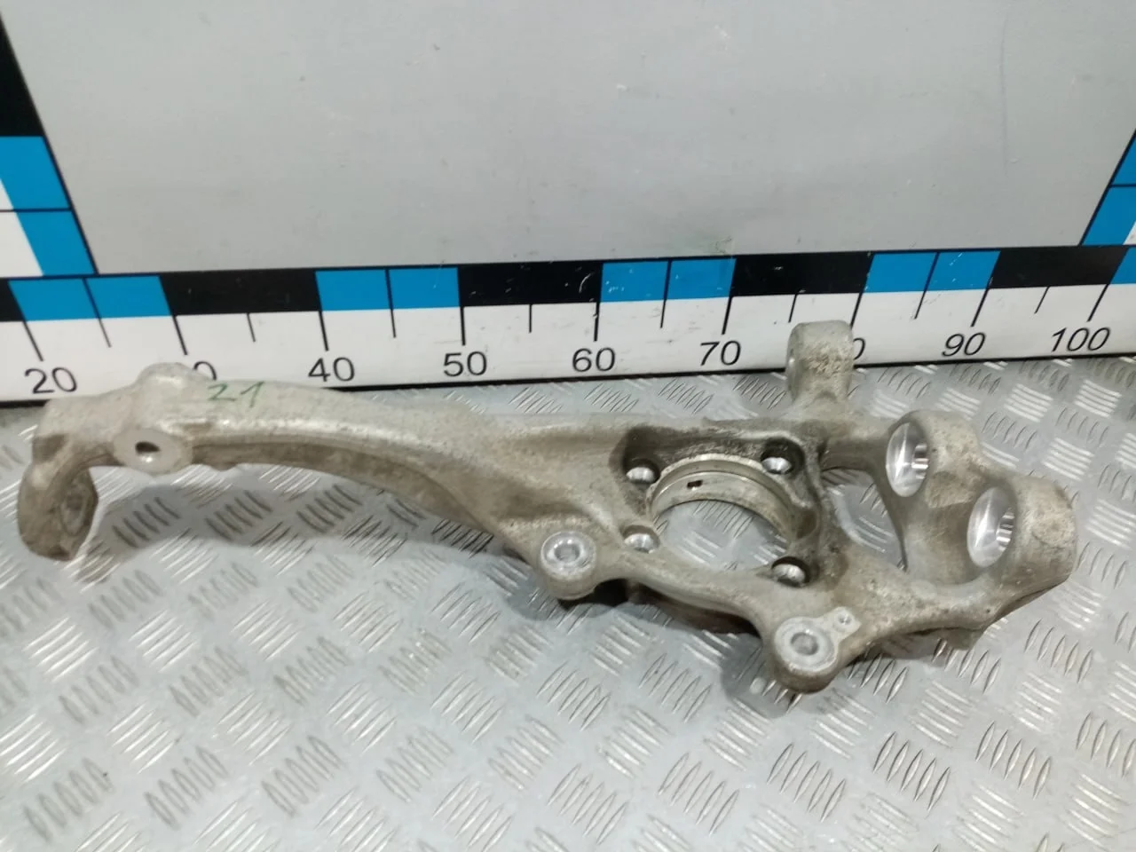 [Б/У] Кулак поворотный передний левый - (Состояние: Отличное пробег 41000) [Код: 00676347 ]