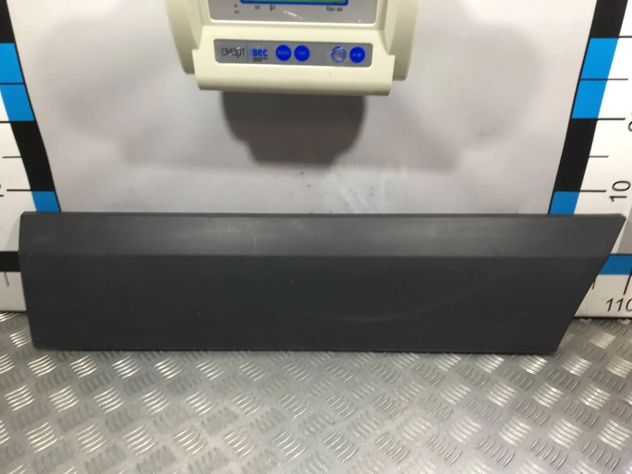 [Б/У] Молдинг двери передней правой - (Состояние: мелкие царапины) [ХОРОШЕЕ] [Код: 00602543 ]