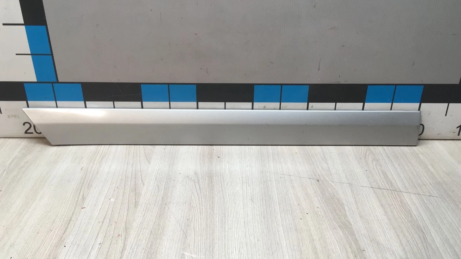 [Б/У] Молдинг задней правой двери [Код: 00379752 ]