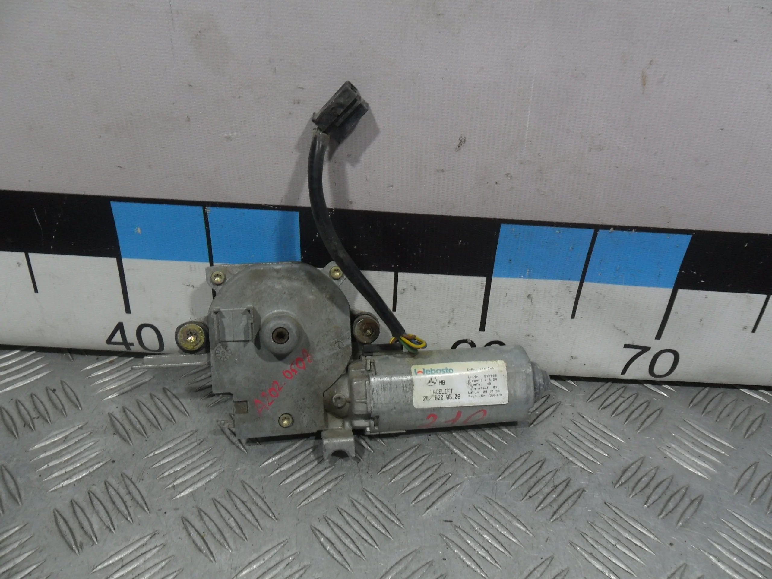 [Б/У] Моторчик люка Mercedes W210 [Код: 00387702 ]