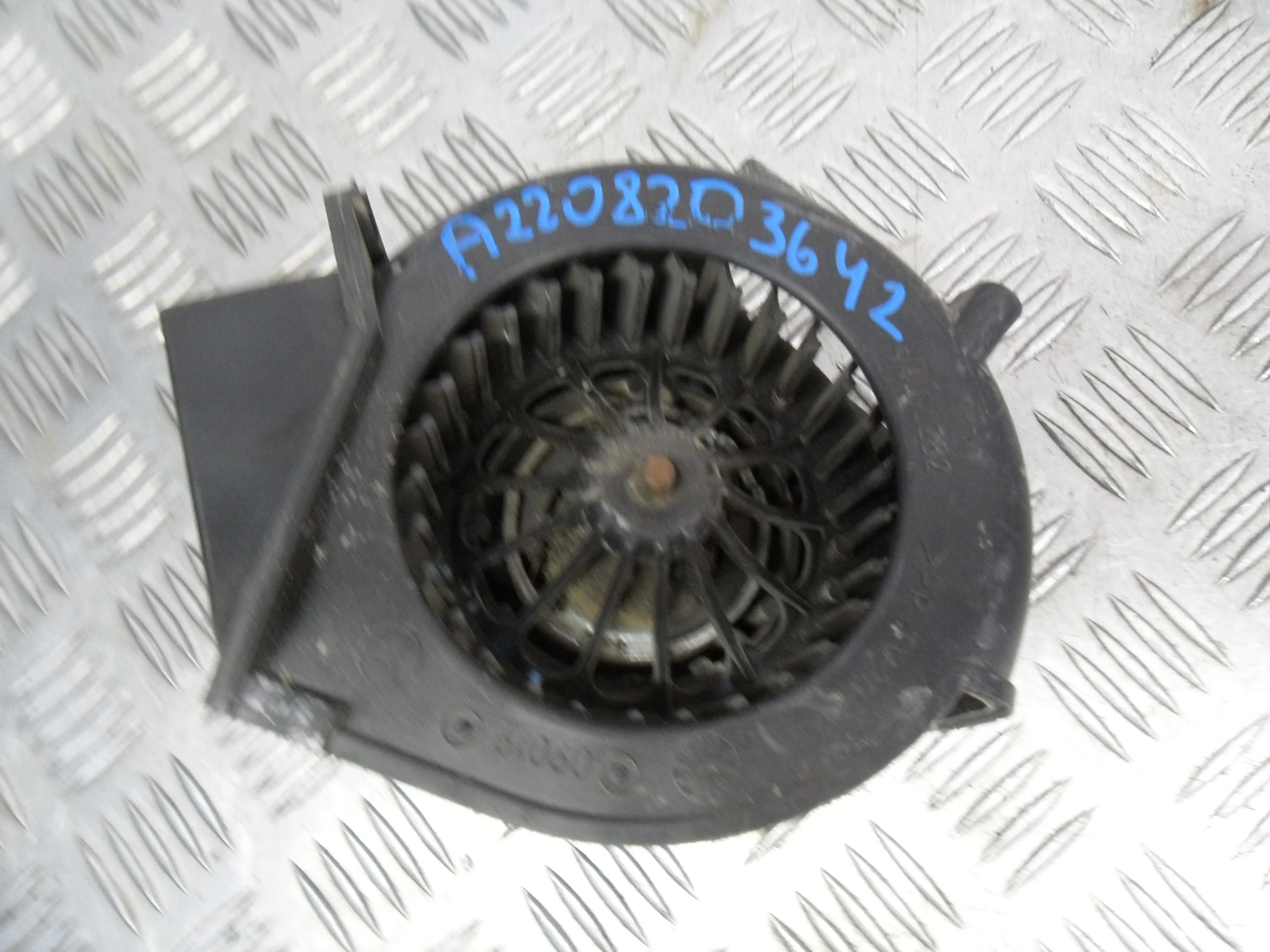 [Б/У] Моторчик отопителя MB W220 [Код: 00356636 ]