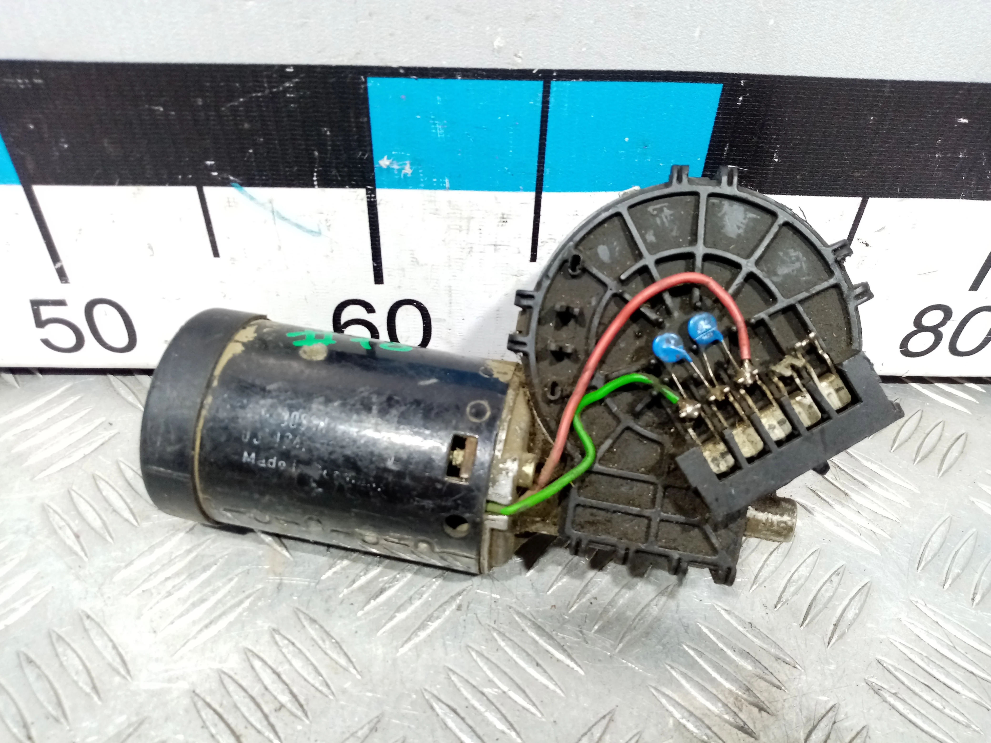 [Б/У] Моторчик стеклоочистителя передний MB W210 [Код: 00431949 ]