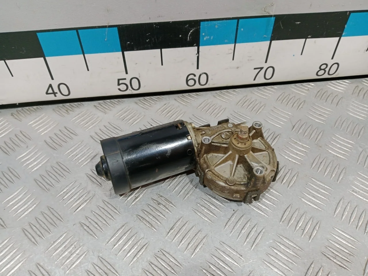 [Б/У] Моторчик стеклоочистителя передний MB W210 [Код: 00676382 ]