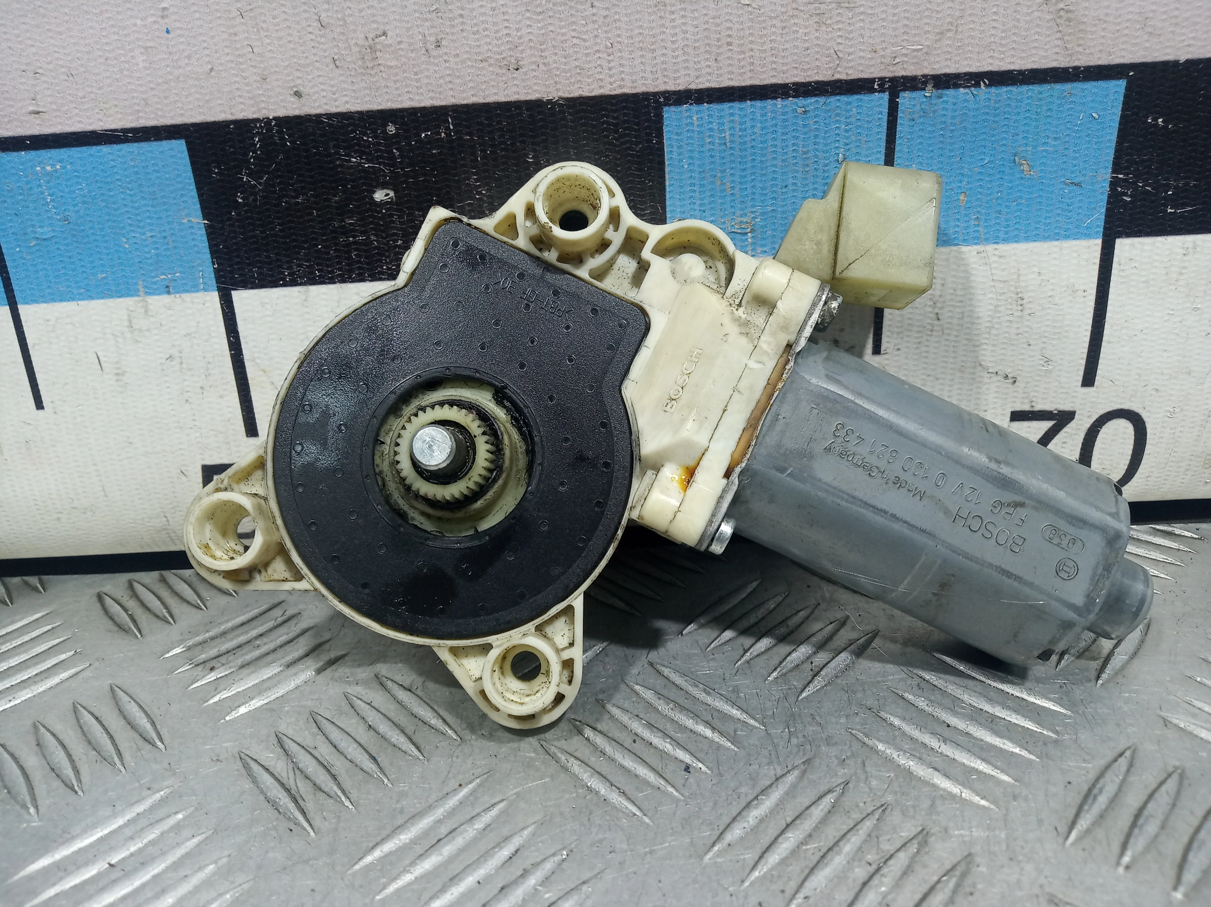 [Б/У] Моторчик стеклоподъемника левый Mercedes W219 [Код: 00403896 ]