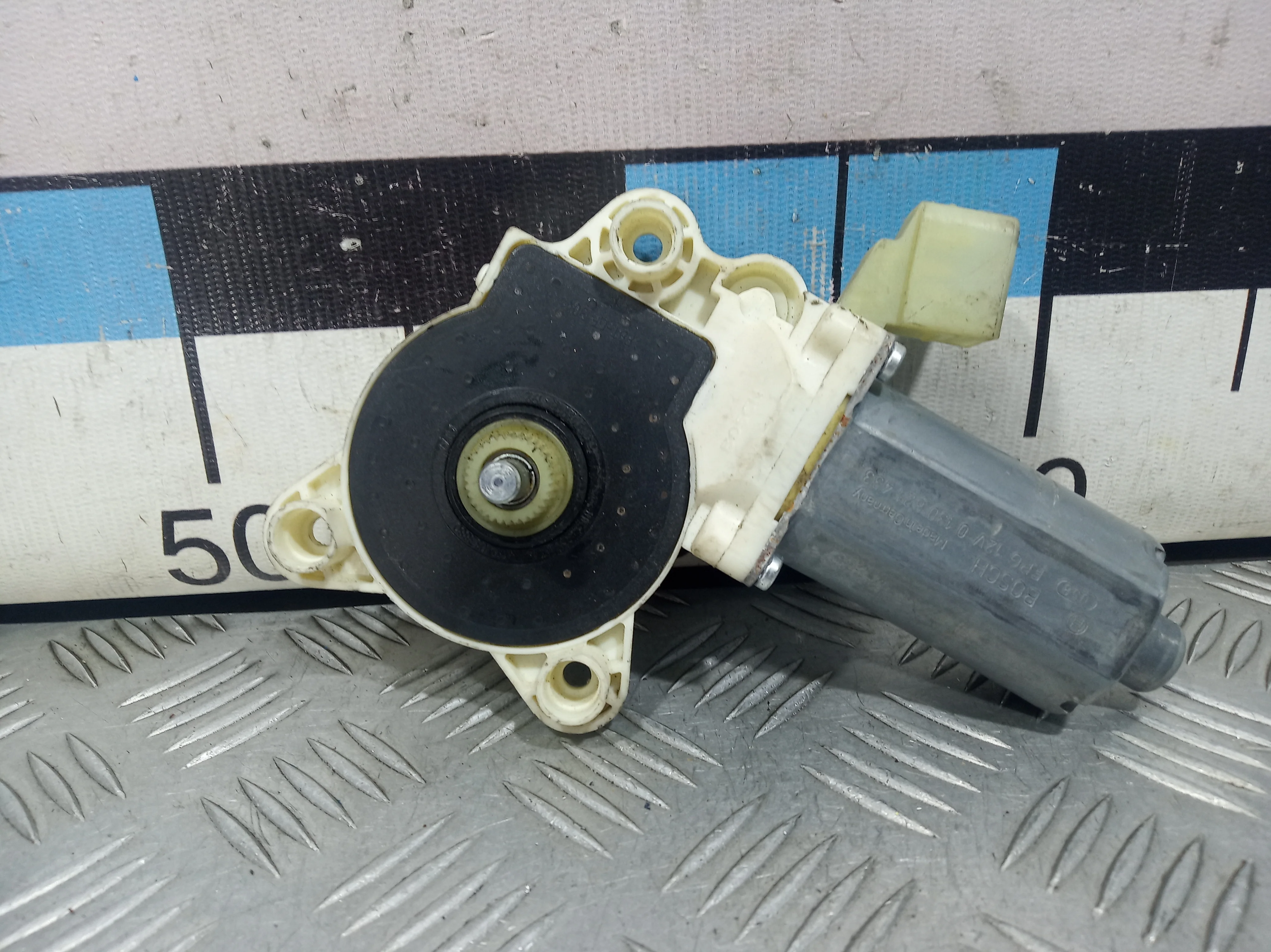 [Б/У] Моторчик стеклоподъемника левый Mercedes W219 [Код: 00403898 ]