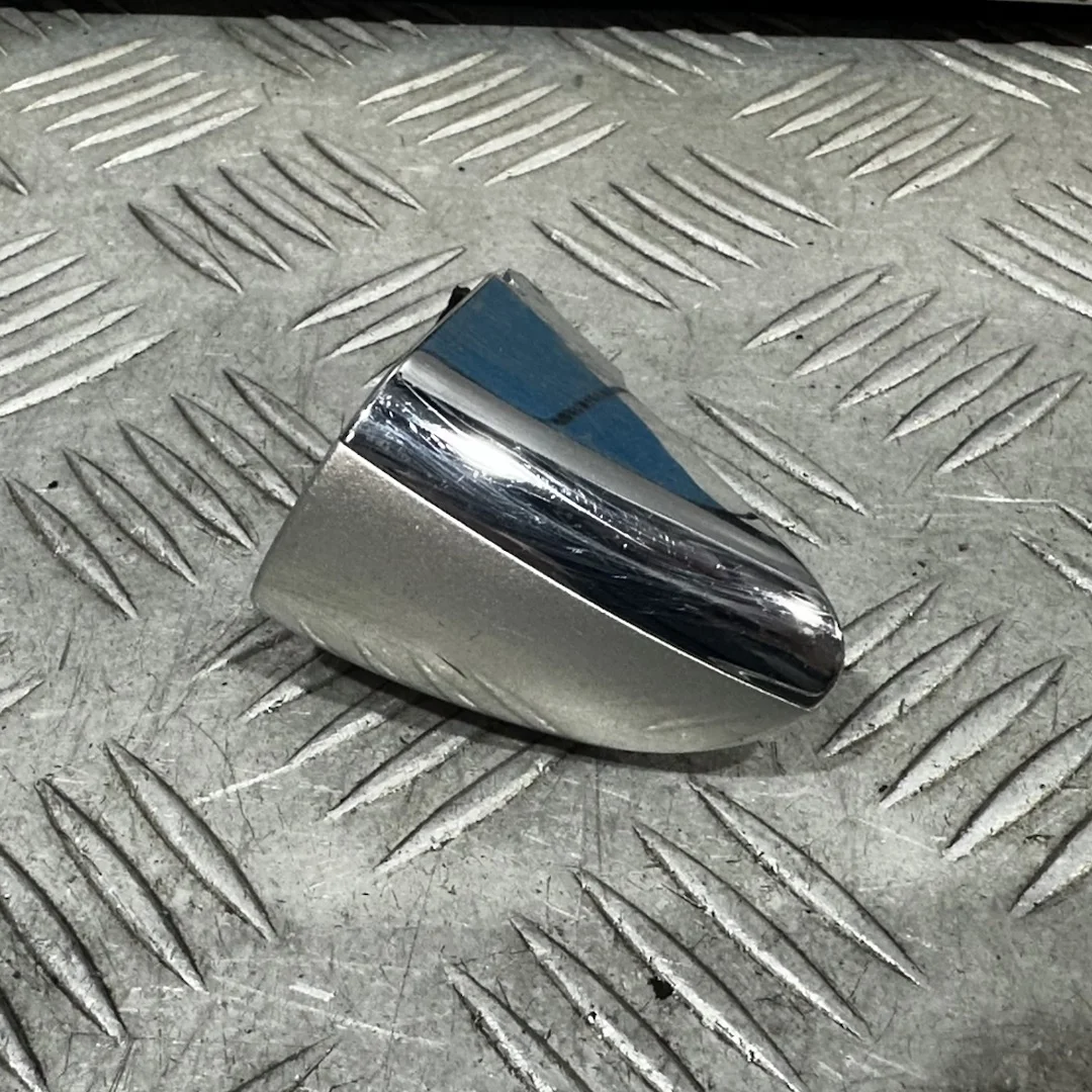 [Б/У] Накладка вставки замка двери Mercedes [Код: 00672643 ]