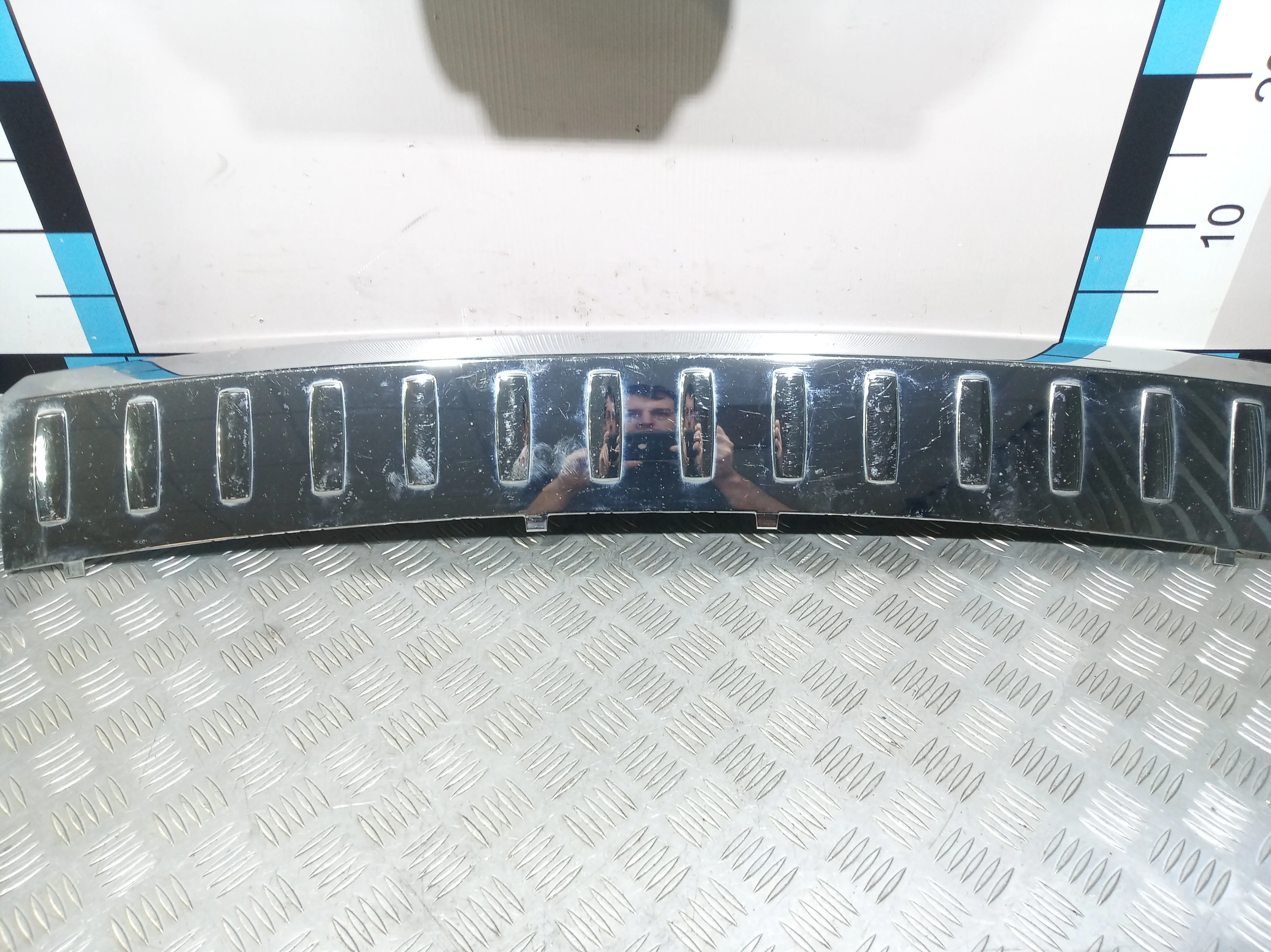 [Б/У] Накладка заднего бампера Mercedes W166 ML/GLE [Код: 00402566 ]