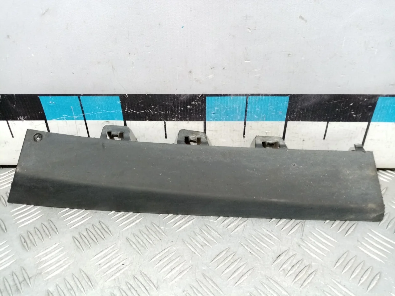 [Б/У] Накладка заднего бампера левая W213 [Код: 00585226 ]