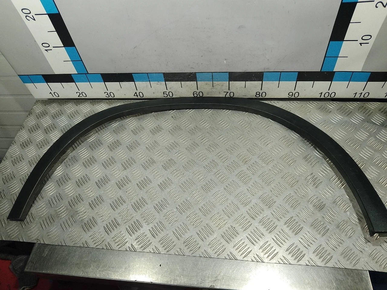 [Б/У] Накладка переднего левого крыла - Небольшая трещина [Незначительные дефекты] [Код: 00612315 ]