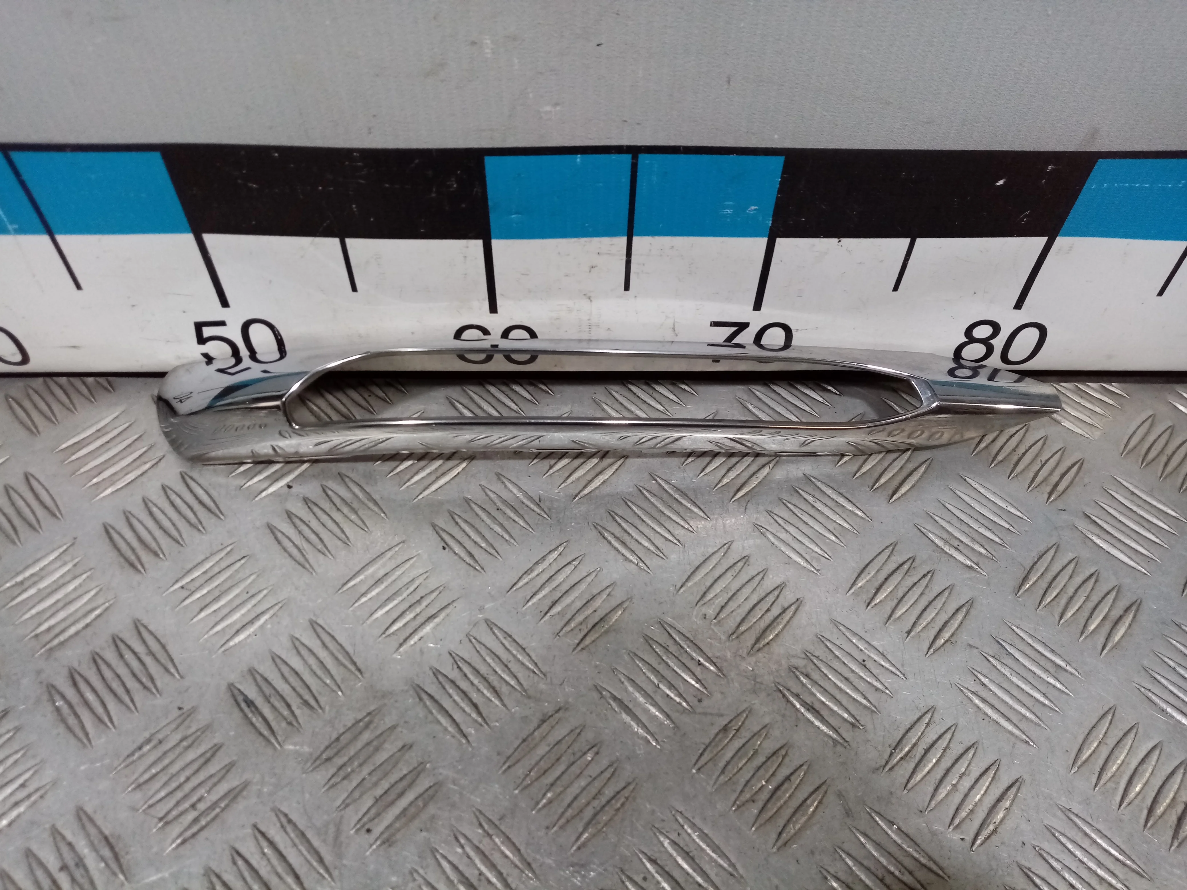 [Б/У] Накладка правой фары дневного света [Код: 00428323 ]