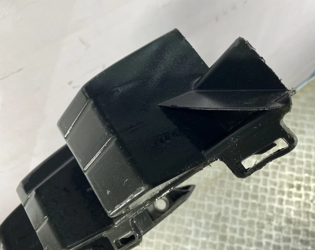 [Б/У] Направляющая переднего бампера центр MB C207 E-Coupe 2009> [Код: 00349111 ]