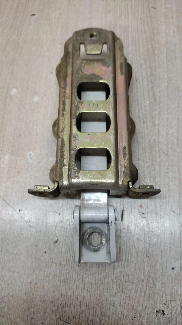 [Б/У] Ограничитель двери перед=зад Mercedes [Код: 00593698 ]