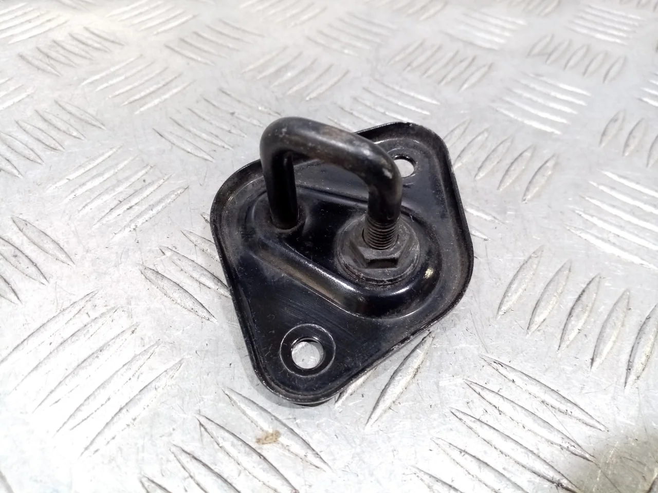 [Б/У] Ответная часть замка капота [Код: 00529690 ]