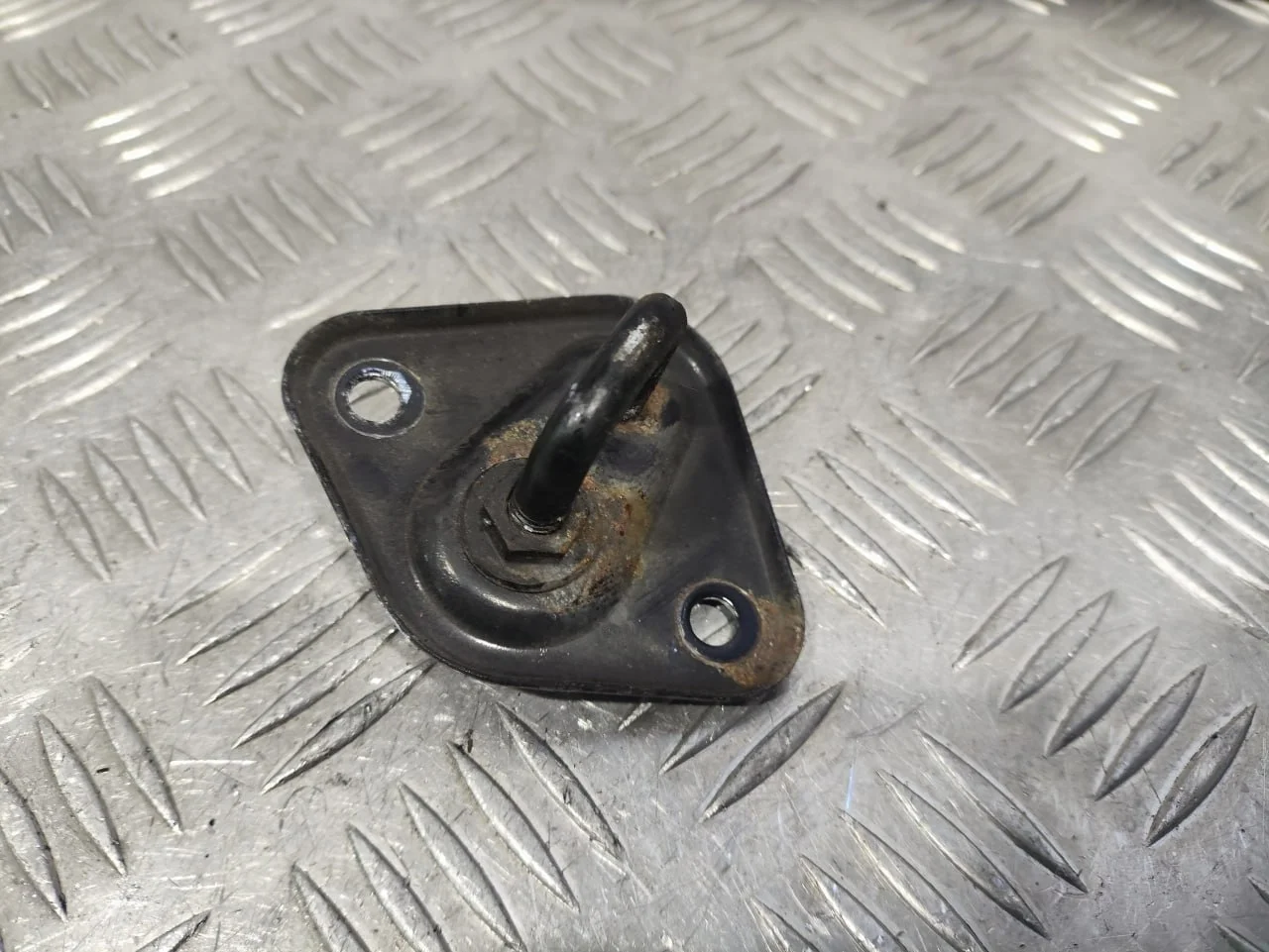 [Б/У] Ответная часть замка капота [Код: 00581883 ]