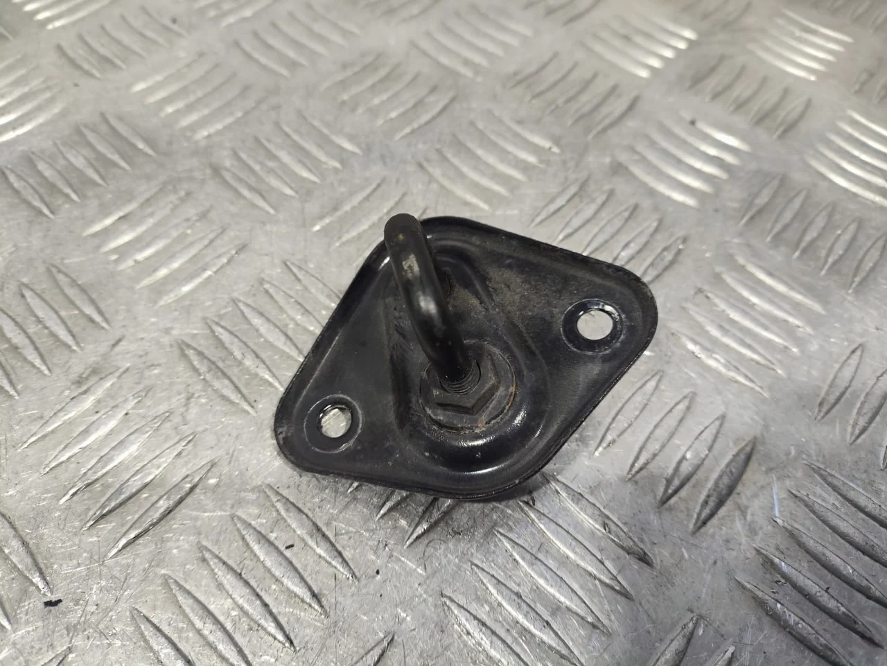 [Б/У] Ответная часть замка капота [Код: 00581884 ]