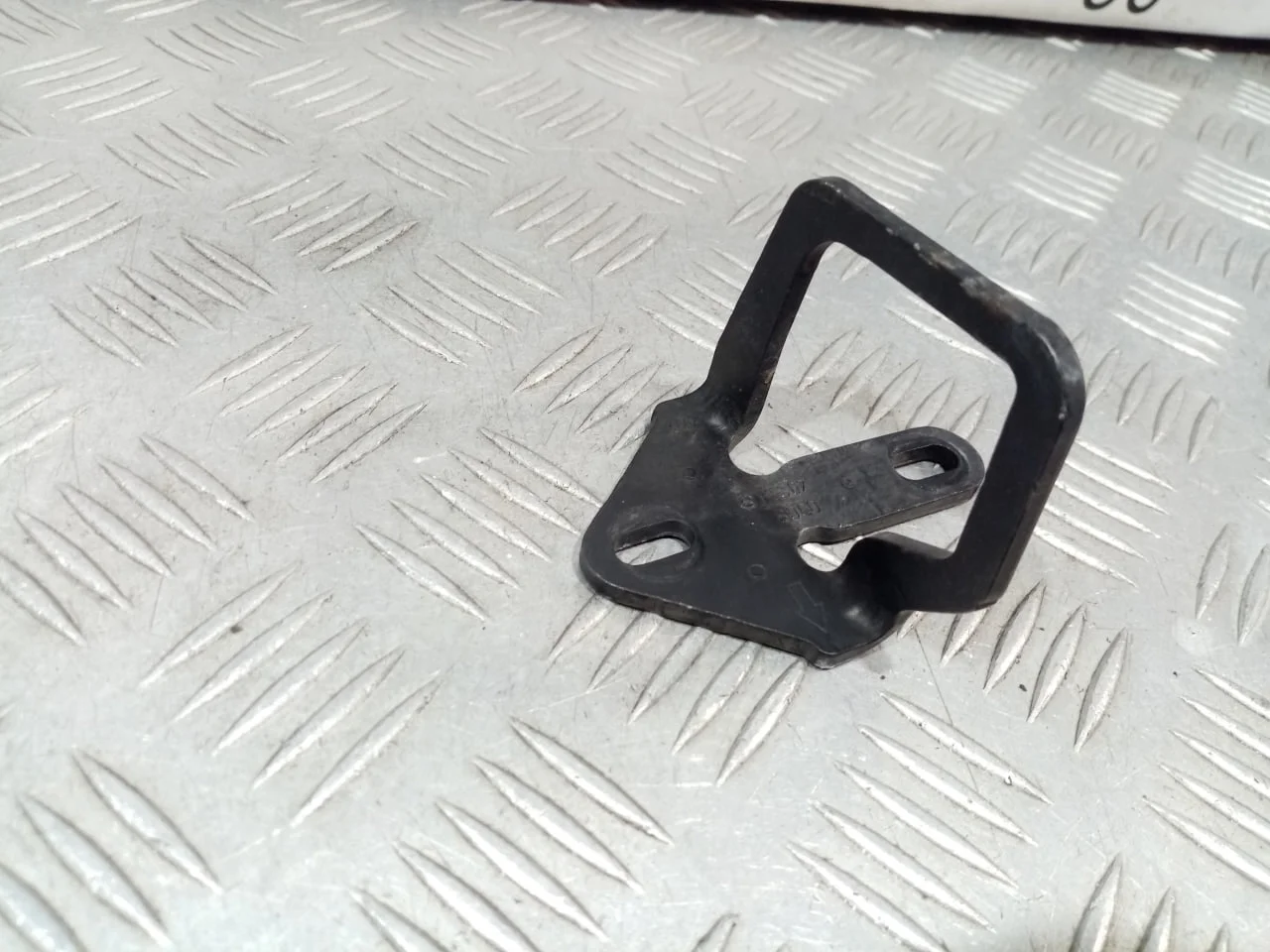 [Б/У] Ответная часть замка капота [Код: 00673162 ]