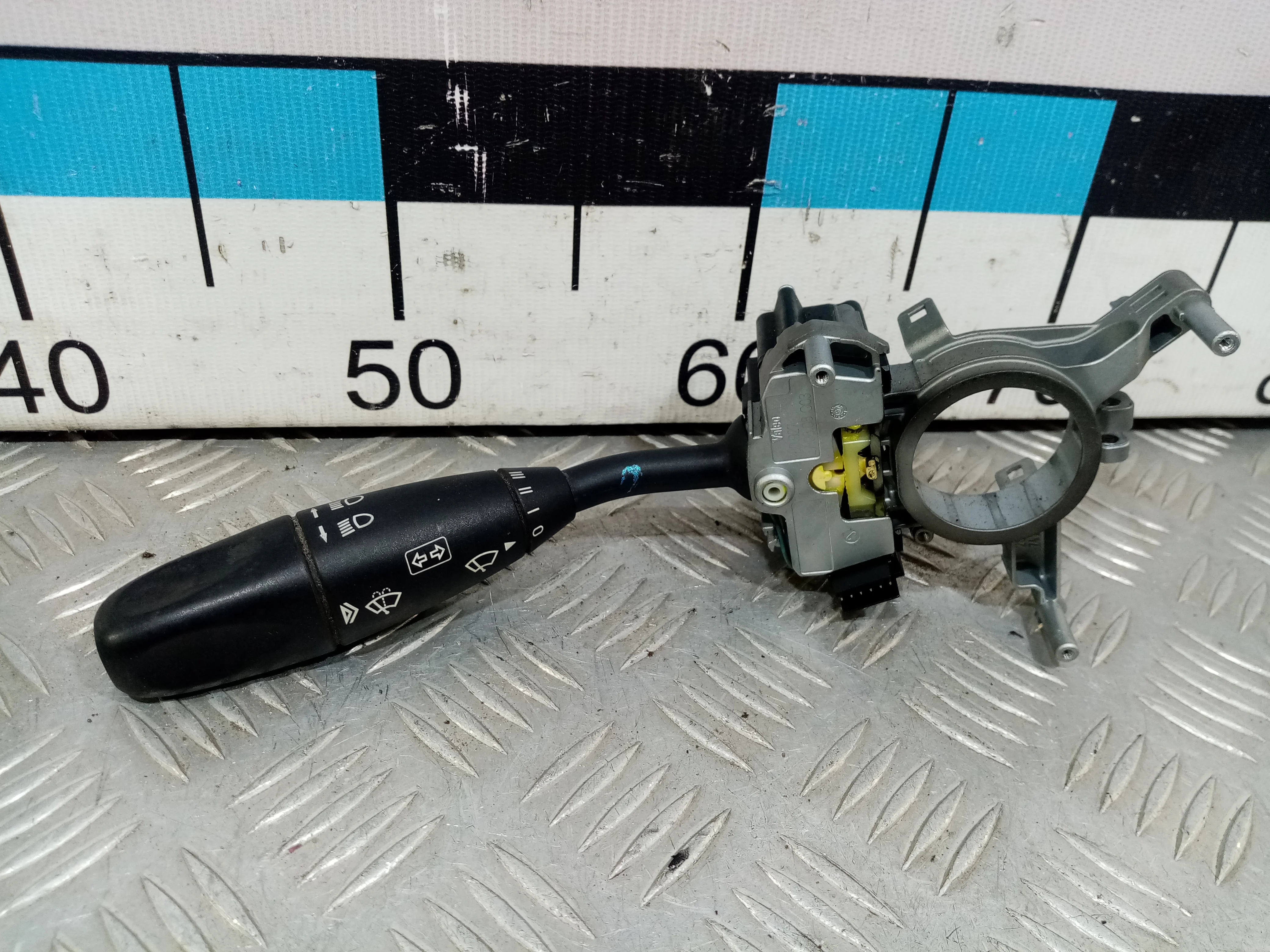 [Б/У] Переключатель поворотов [Код: 00395212 ]