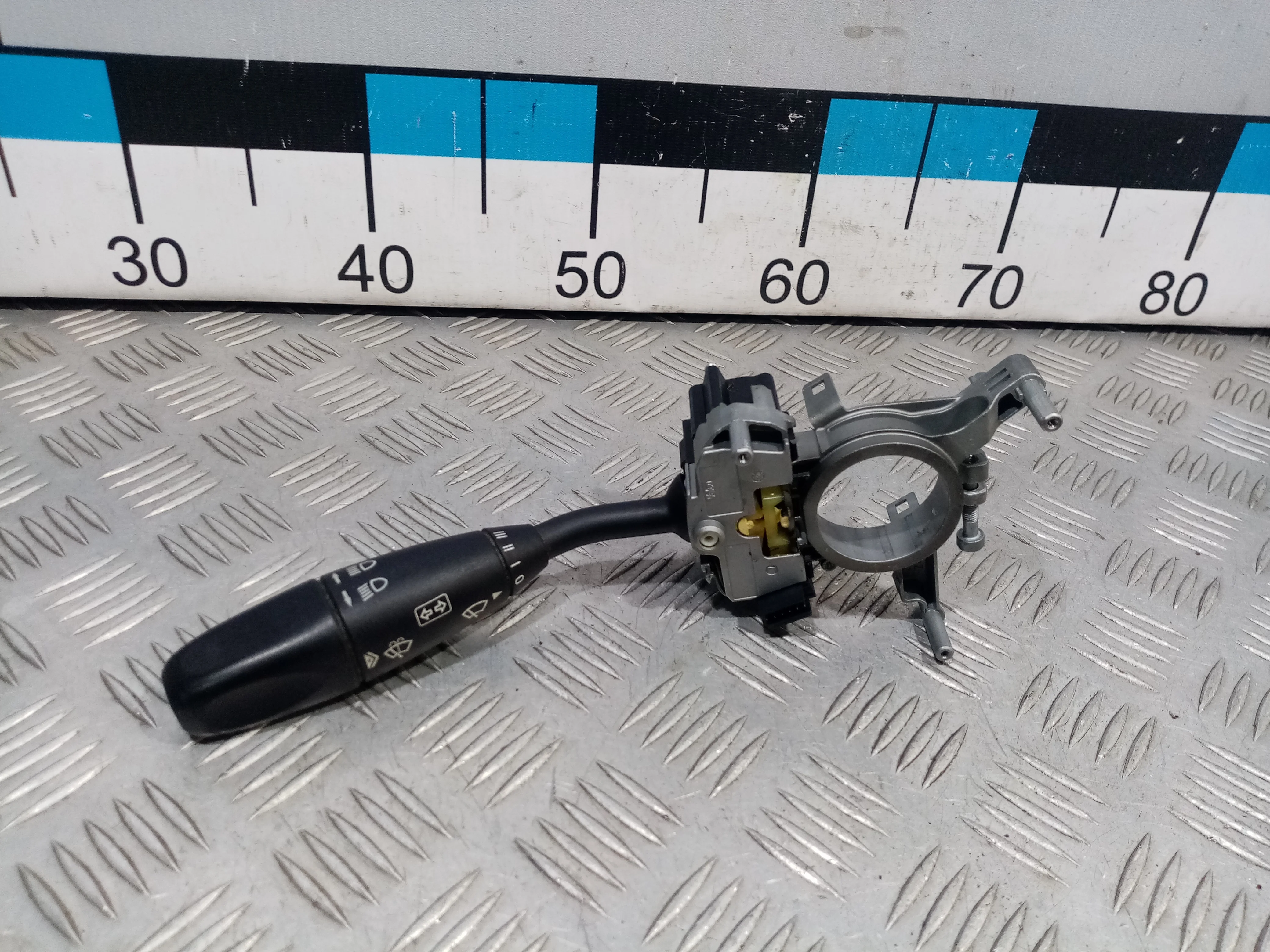 [Б/У] Переключатель поворотов [Код: 00444040 ]