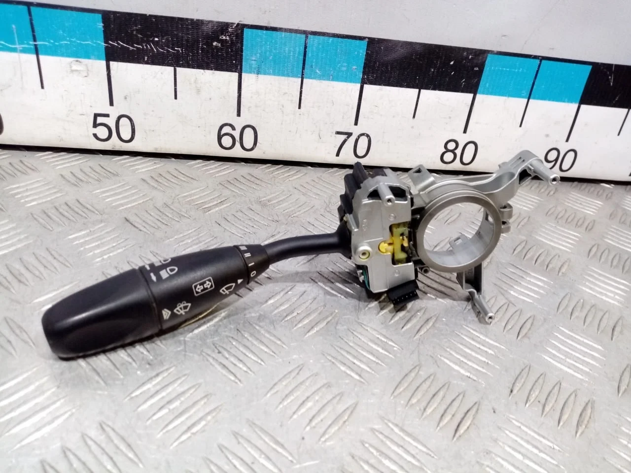 [Б/У] Переключатель поворотов [Код: 00528590 ]