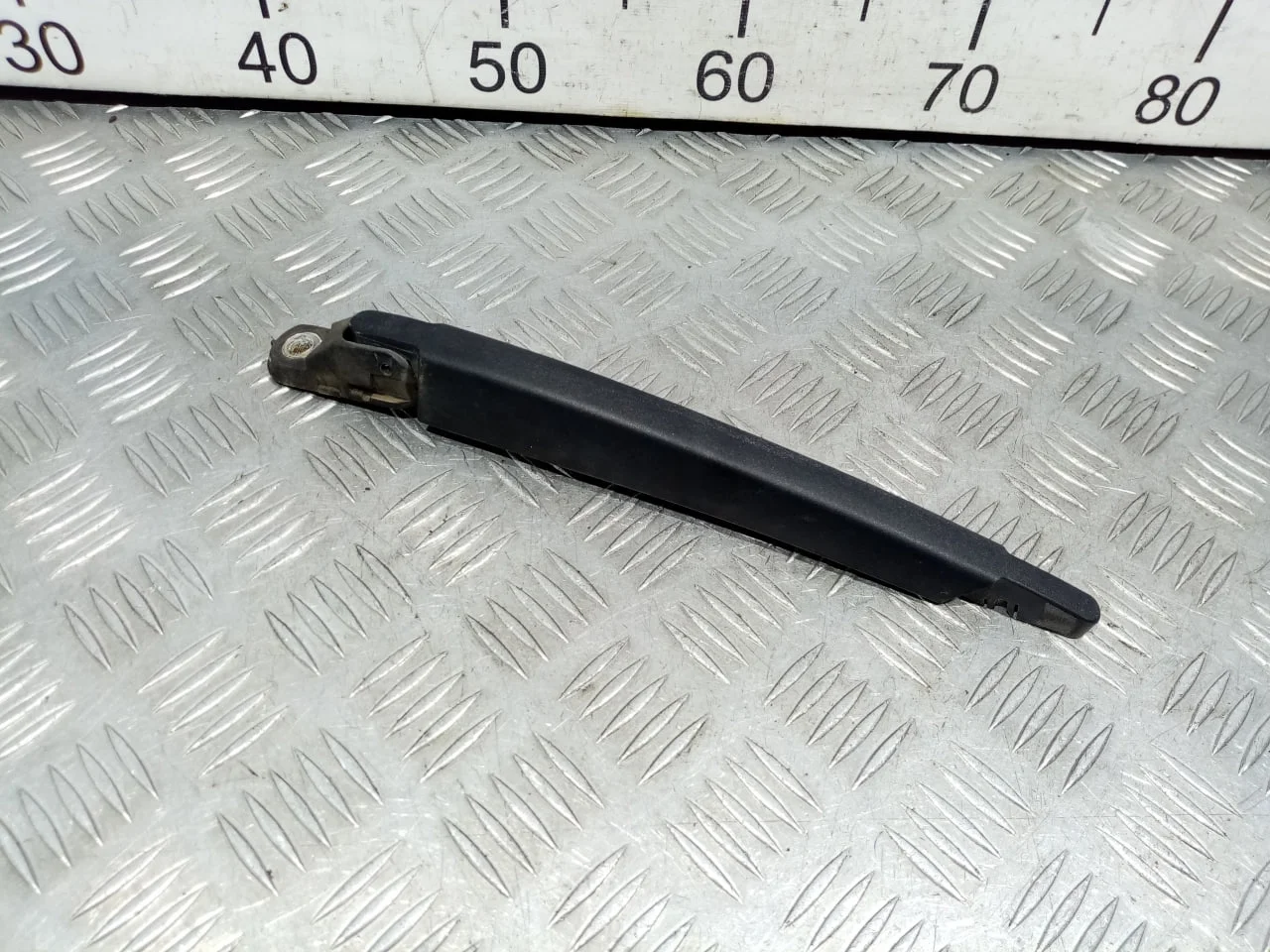 [Б/У] Поводок стеклоочистителя задний [Код: 00585438 ]