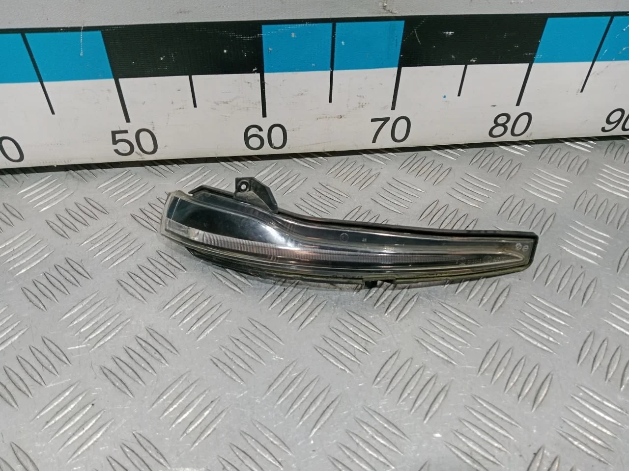 [Б/У] Повторитель в зеркало правый [Код: 00643164 ]