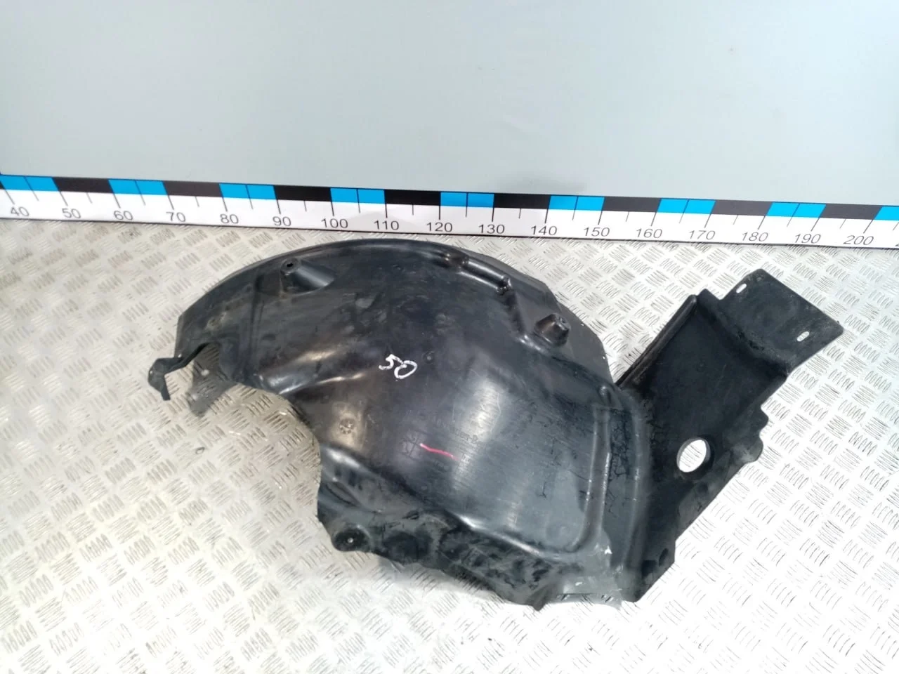 [Б/У] Подкрылок передний правый задняя часть [Код: 00614868 ]