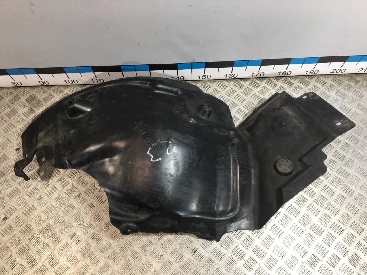 [Б/У] Подкрылок передний правый задняя часть [Код: 00673606 ]