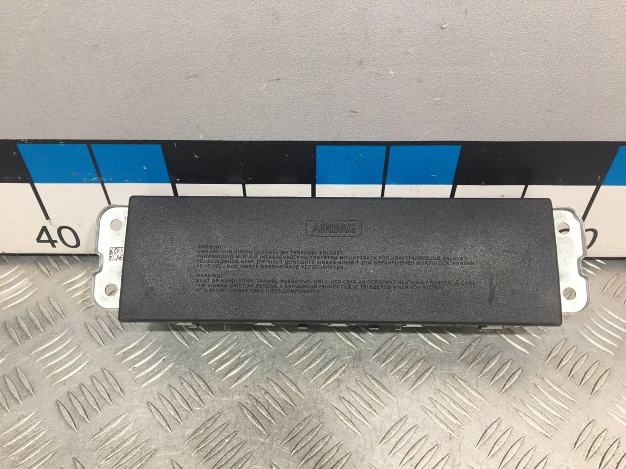 [Б/У] Подушка безопасности нижняя (для колен) [Код: 00639245 ]