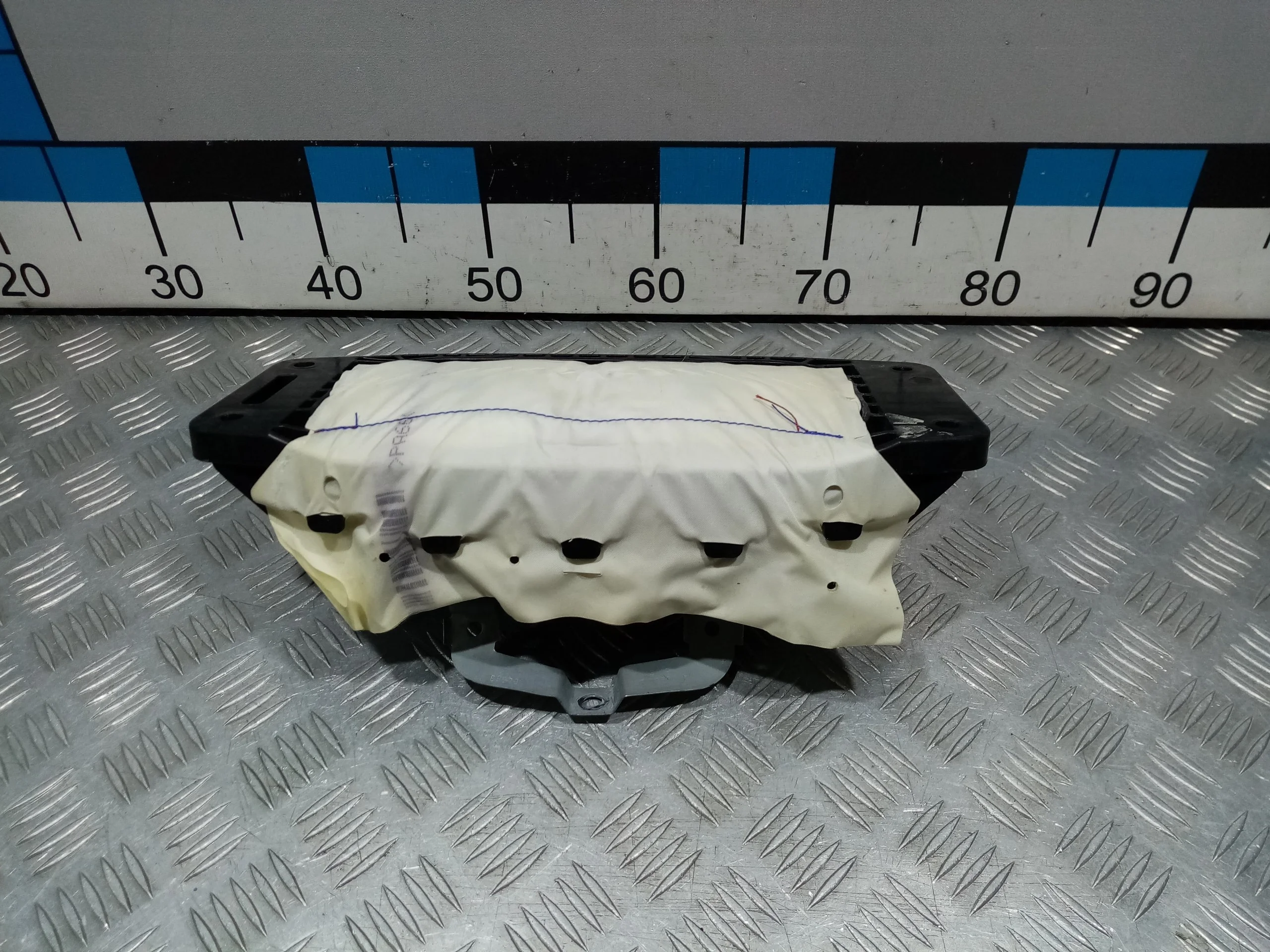 [Б/У] Подушка безопасности пассажирская в торпедо [Код: 00679177 ]